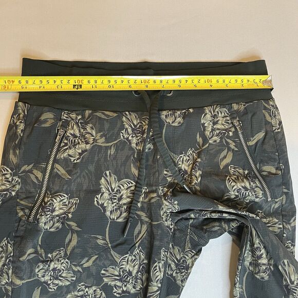 Athleta Size 6 Trekkie North Printed Jogger Pant Green Floral Active Athleisure - Picture 8 of 10